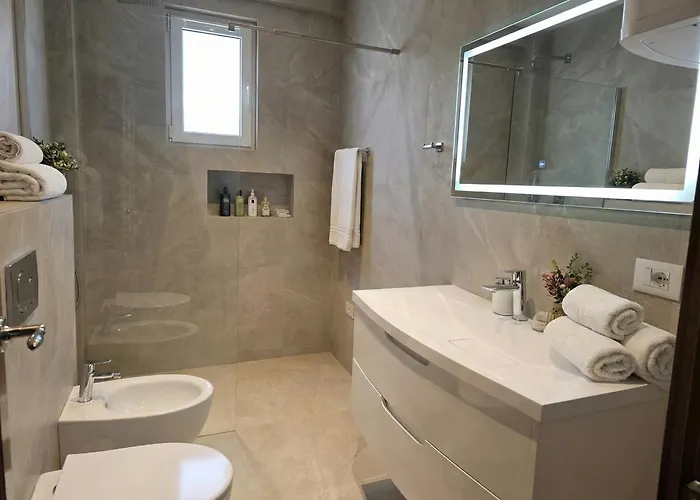 Patricia Center Hotel *