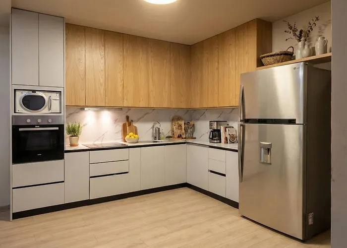 Patricia Center Hotel *