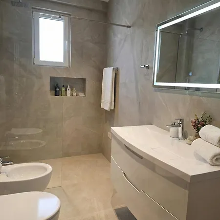 Patricia Center Hotel *